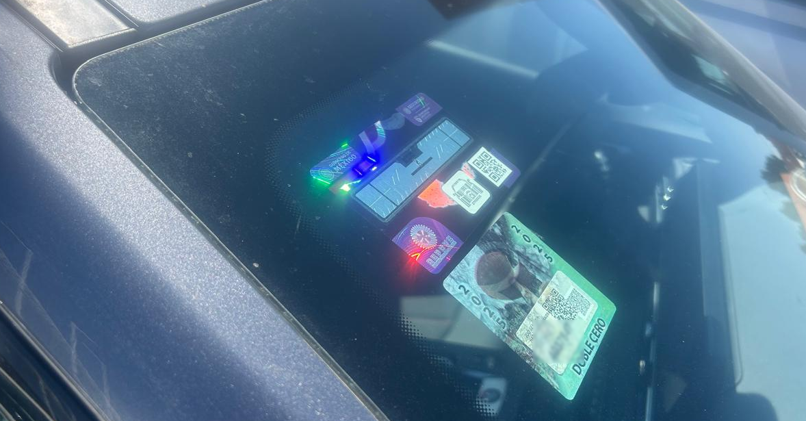 Ubicacion de la Constancia de Inscripcion en el parabrisas del vehiculo